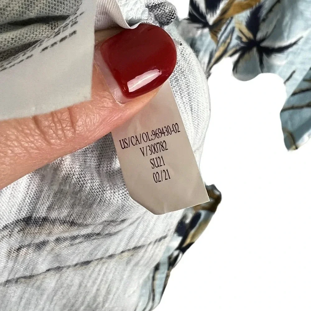 Banana Republic • Blue Palm Tree Cotton Button Down Short Sleeve